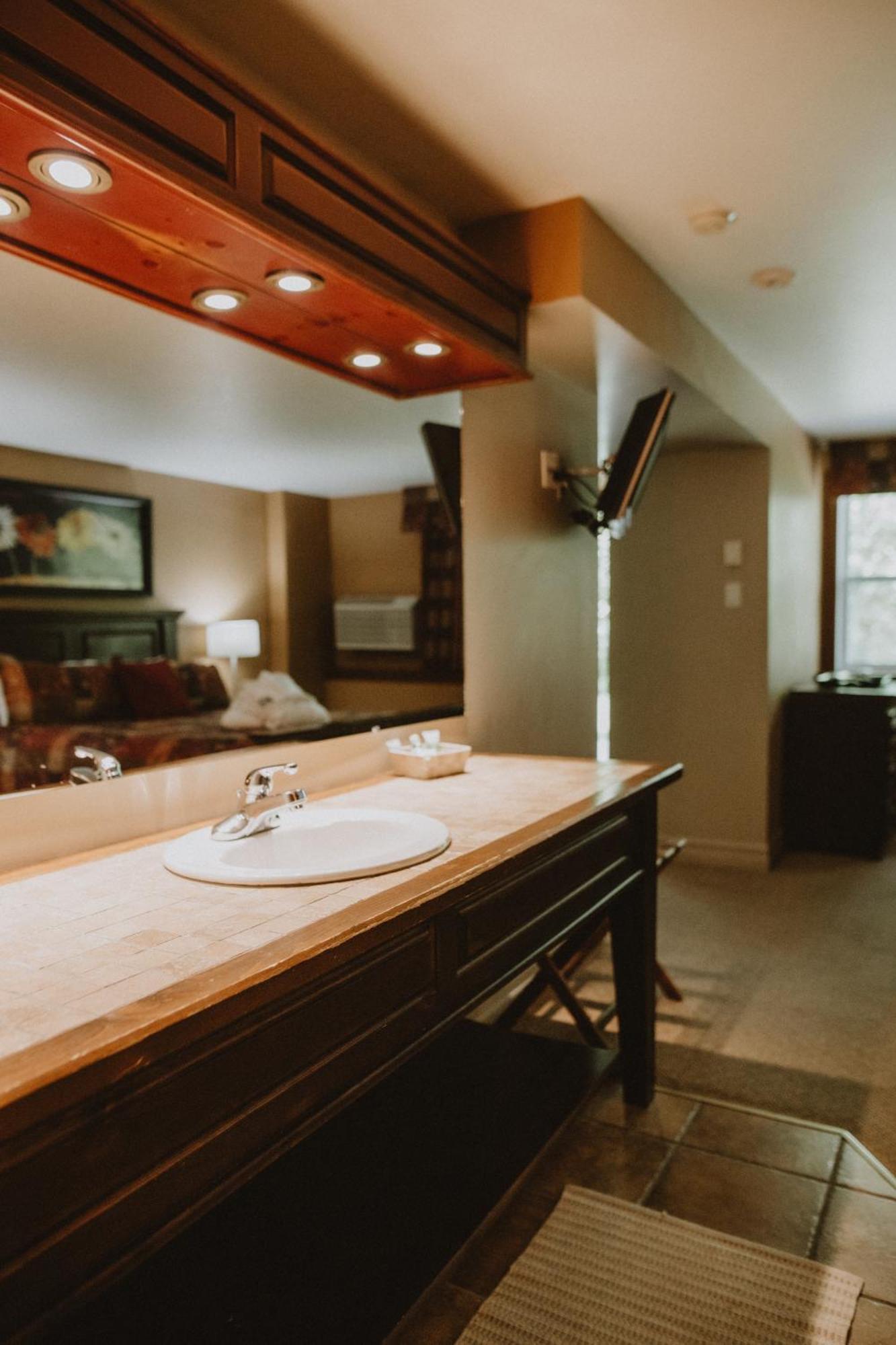 Auberge Du Lac Morency Saint Hippolyte エクステリア 写真