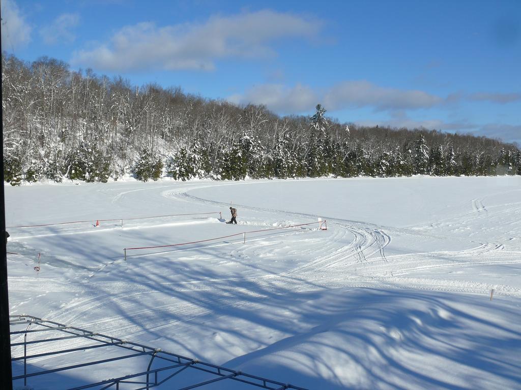 Auberge Du Lac Morency Saint Hippolyte エクステリア 写真
