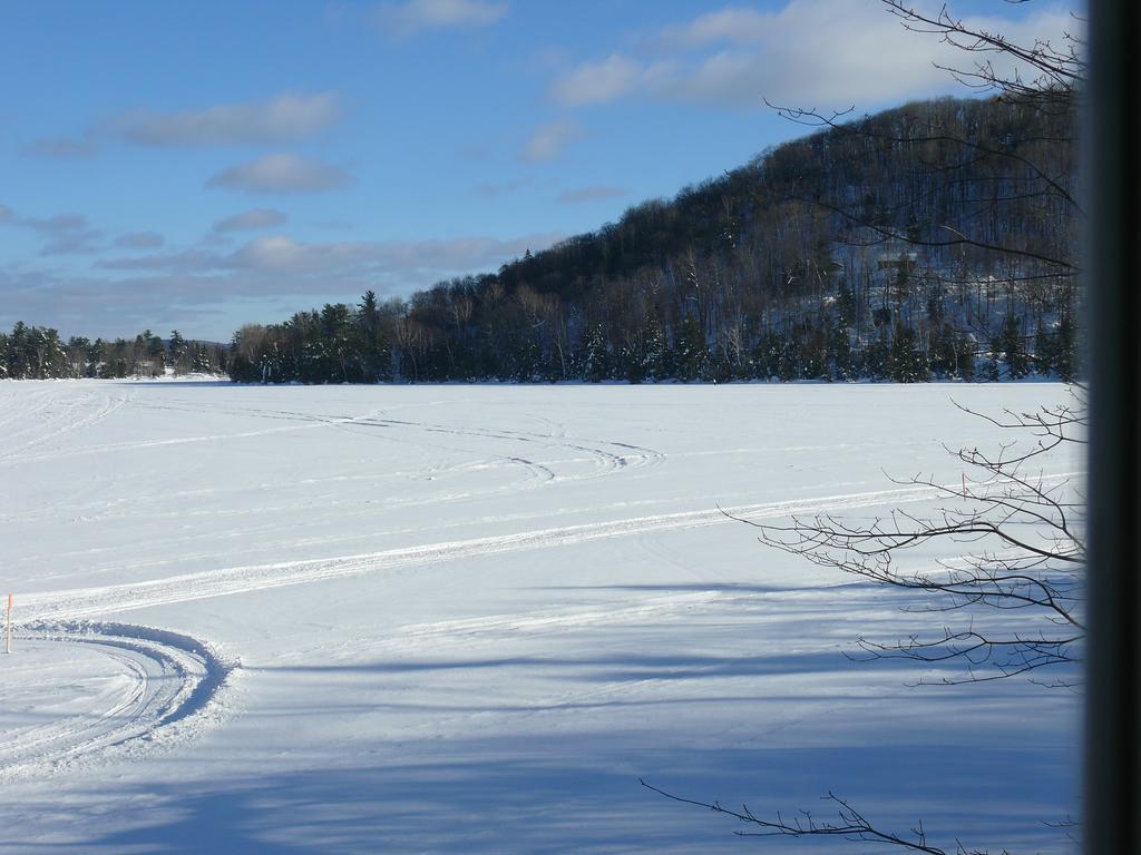 Auberge Du Lac Morency Saint Hippolyte エクステリア 写真